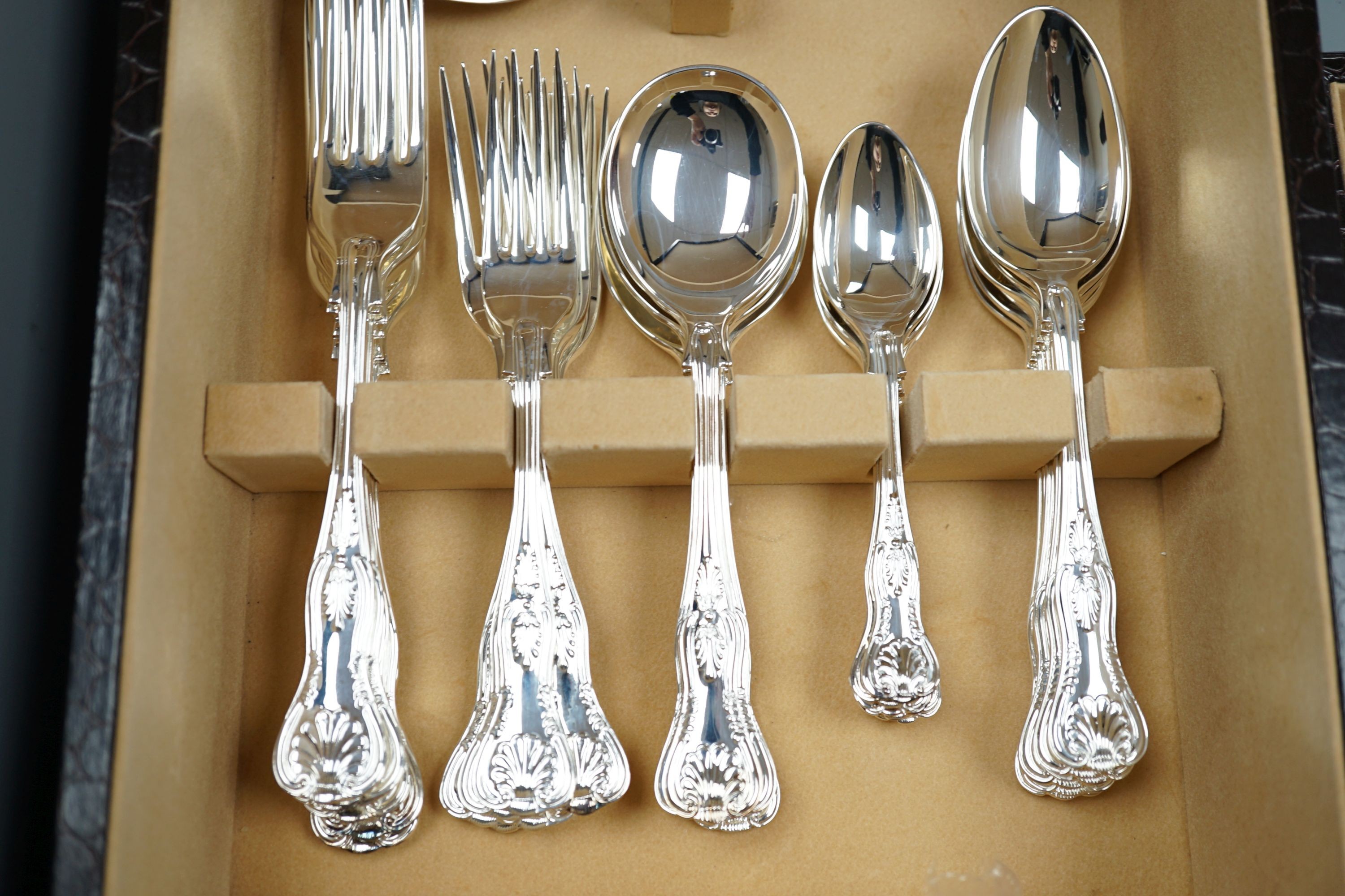 A cased modern silver forty four piece canteen of King's pattern cutlery by Mappin & Webb, Sheffield, 2004, weighable silver 76oz.